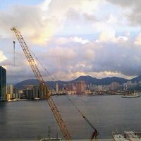 部屋の窓から撮りました。ノースポイントの夕暮れ