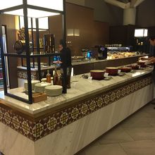 マレーシア航空のメインターミナルにあるラウンジは広い