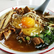 肉入り中盛り生卵トッピング　７００円