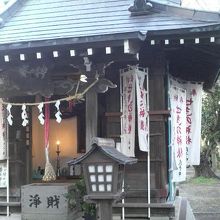 風邪に御利益「さいの神」のお堂があります