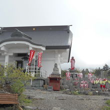 神社もあります