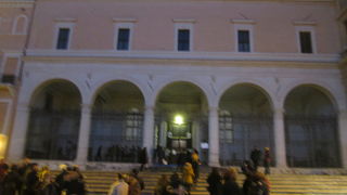 サン ピエトロ イン ヴィンコリ教会