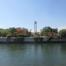 時計がよく目立ちます