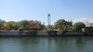 原爆ドームの対岸にあります