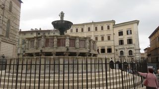 11月4日と呼ばれる広場にある噴水