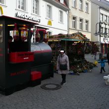 旧市街で見つけた焼き栗を買った