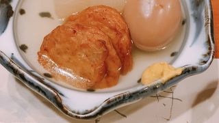 カウンター席が広い「車屋」