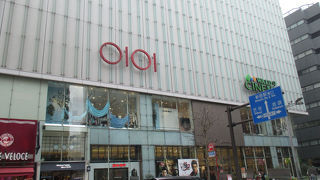 公式の「ゴジラ・ストアＴＯＫＹＯ」があります。