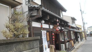 古民家を利用して多くの展示がある不思議な空間