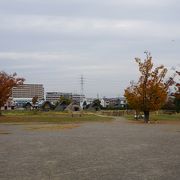 歴史的な遺産に囲まれて寛ぐと