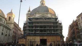 サンタ マリア デイ ミラーコリ教会