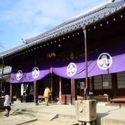 飯盛山への登山口にあるお寺