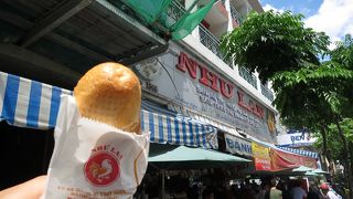 バインミーの有名店，街歩きの一環として行ってみましょう