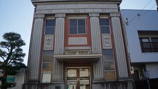 なんとか洋風の基本を押さえようとしたという程度