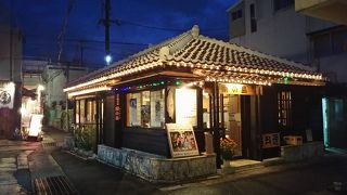 小綺麗な沖縄料理の居酒屋
