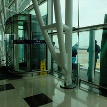 展望台も兼ねた喫煙スペースも有り。