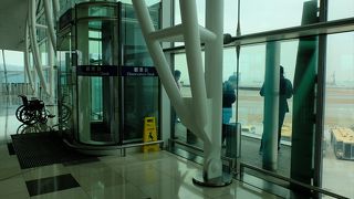 チェクラップコックというのは、空港がある島の名前