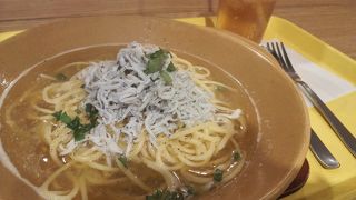 生麺自慢のパスタとピザの店