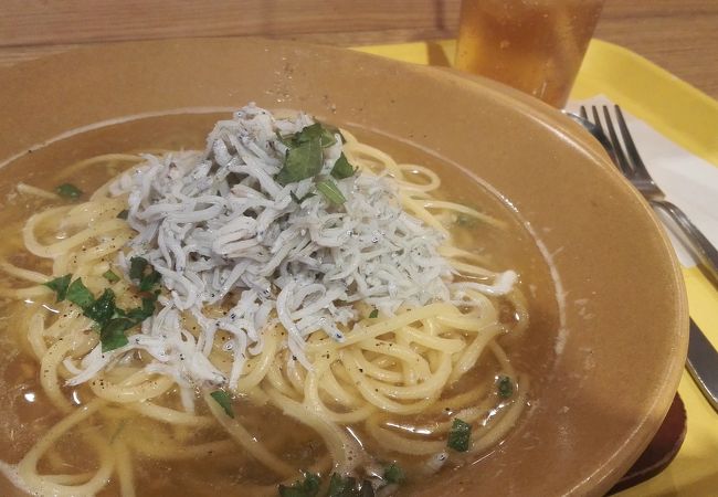 生麺自慢のパスタとピザの店