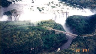 ヘリコプタで空から遊覧しました
