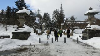 米沢城本丸跡に建っているのが上杉神社です。