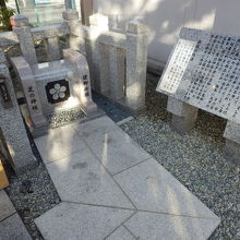 足踏み石祈願台座