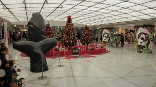 大阪ミナミを代表する地下街です。