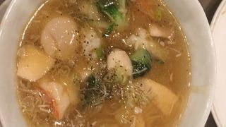 とても綺麗で、美味しい料理、龍天楼