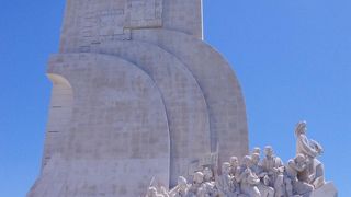 ポルトガルの大航海時代の英雄たちが並ぶ見ごたえのあるモニュメントです!