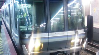 2016年12月26日の大阪18時22分発新快速敦賀行きの様子～大阪始発ですが、かなり混んでいました～