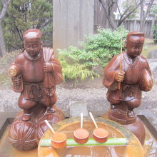 香取神社には恵比寿神と大国神が並んでいます