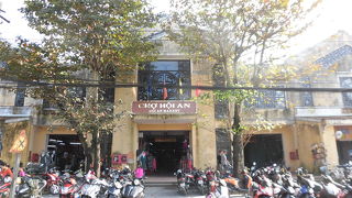 地元の人向けの市場