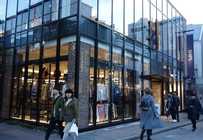 洗練されたファッション店