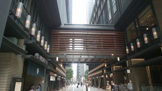 3つのビルから構成される