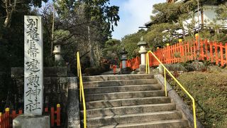 緑豊かな船岡山にある織田信長公を祀っている神社