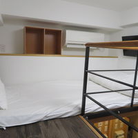 ベットは階段利用で上にあります