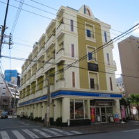 1階にローソンがあります