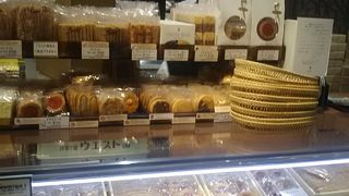 スタンダードなリーフパイの美味しいウエスト