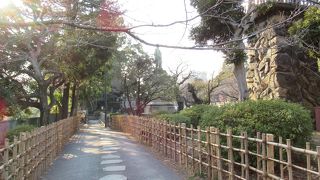 靖国神社界隈を散策の折一休みするのに都合良いところです