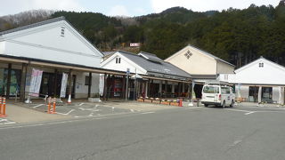 地場産業品が豊富にそろう野菜蔵