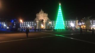 と～っても広い広場です