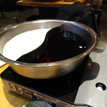 しゃぶしゃぶの味は2食選べます（写真は豆乳とすきやき味）