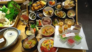 夜はしゃぶしゃぶも食べ放題になります　自然食レストランビュッフェ