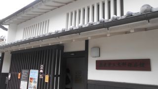 芝居小屋などの多くの資料が展示されています