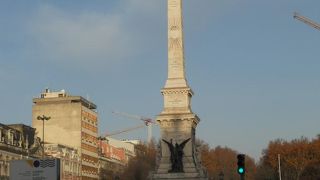 「リベルダーデ通り」の南側にあります