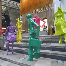 道路沿いにありました