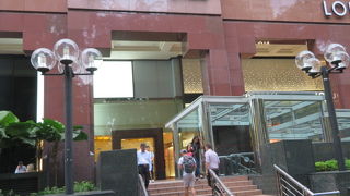 日系の大きなデパート