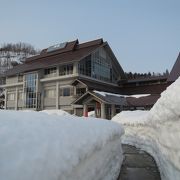 日帰り温泉施設．併設するレストランではきぼうラーメンが食べられます．