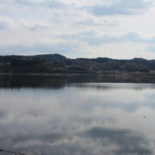 憩いの家周辺から望んだ高滝湖