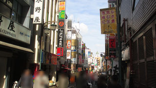 普通に歩けるところは限られますね。